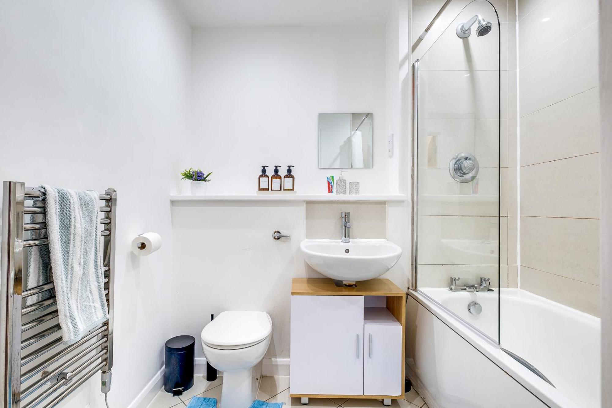 Central Suite Near Mailbox, King Bed, Ping Pong, Netflix, Sleeps 4 Birmingham Exterior foto